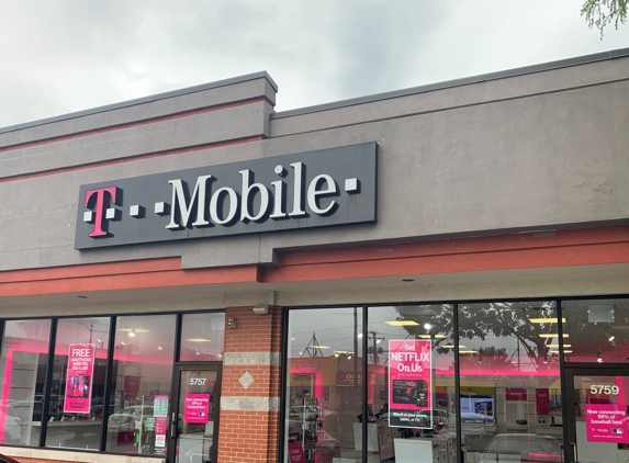 T-Mobile - Chicago, IL