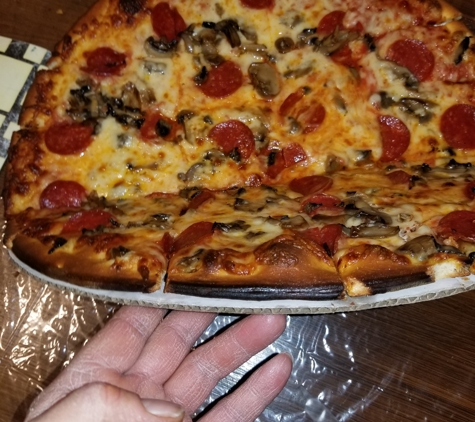 Barton's Pizzeria - Highland, IN