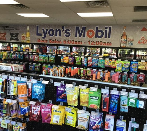 Lyons Mobil Plaza - Burlington, WI