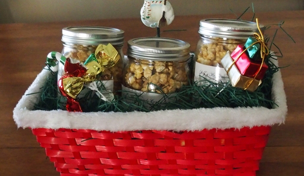 DJ's Homemade Confections - Yorba Linda, CA. Christmas Basket of Gourmet Caramel Corn