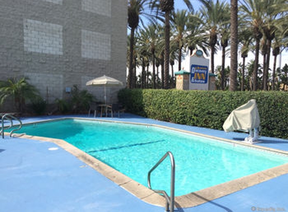 Anaheim Discovery Inn & Suites At The Park - Anaheim, CA