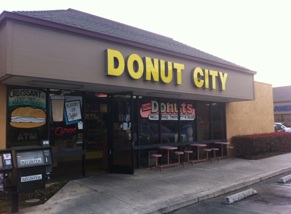 Donut City - Santa Ana, CA