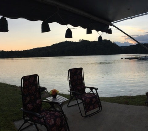 Caney Creek RV Resort - Harriman, TN