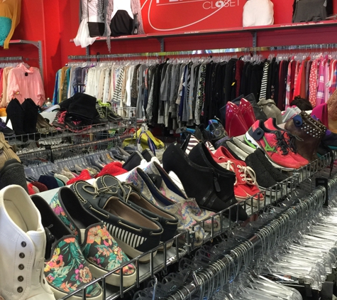 Plato's Closet - Joplin, MO. They pay cash on the spot for your gently used Name brand Shoes, Cloths & Accessories...