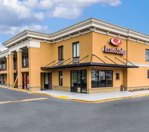 Econo Lodge - Savannah, GA