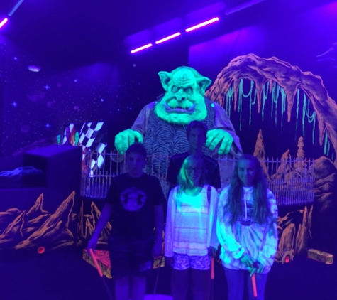 Monster Mini Golf- Gaithersburg - Gaithersburg, MD