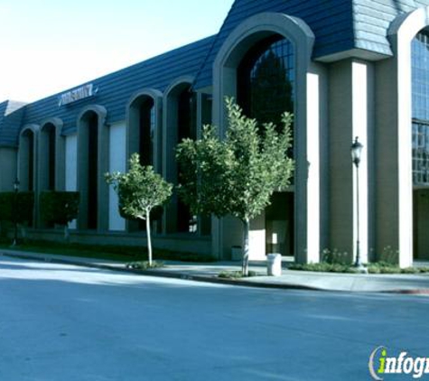 Norm Reeves Honda Superstore Cerritos - Cerritos, CA