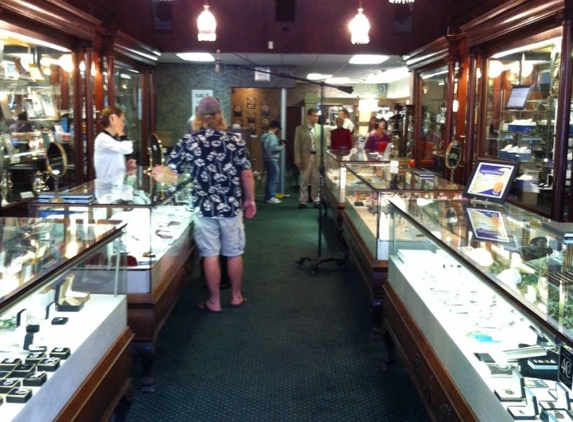 Scroggins Jewelers Inc - Sheboygan, WI