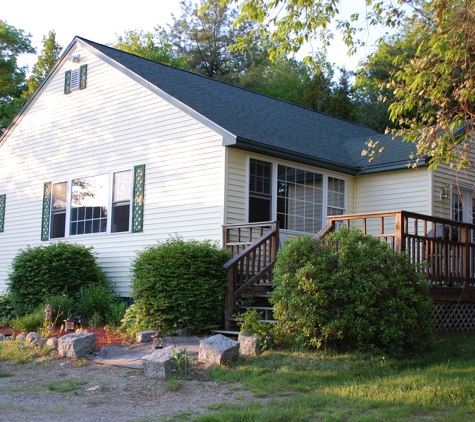 Ellsworth Hummingbird Hide Away Cottage - Ellsworth, ME