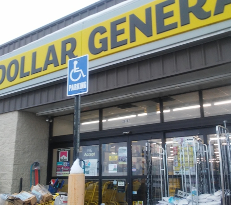 Dollar General - Unionville, MO. cold winter day at dollar general!