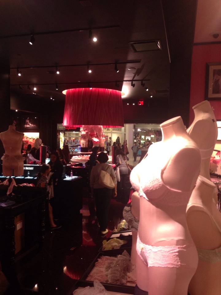 Victoria's Secret - Lingerie Store in Boston