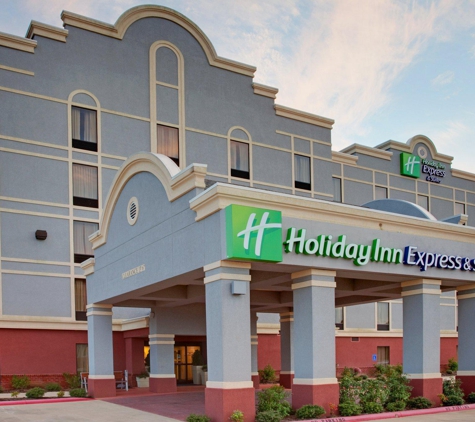 Holiday Inn Express & Suites Greenwood - Greenwood, MS