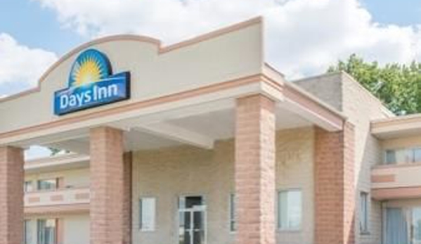 Days Inn - Hazelwood, MO