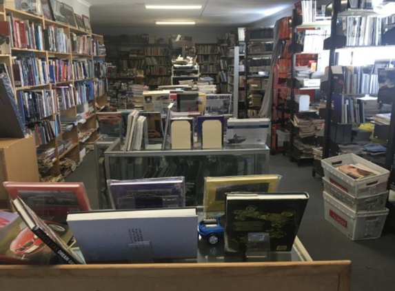 Motor Book World - Ringwood, VIC. pic2