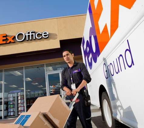 FedEx Office Print & Ship Center - San Marcos, TX