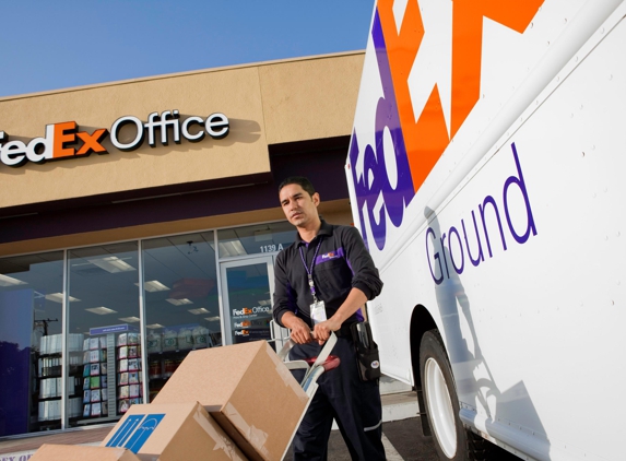 FedEx Office Print & Ship Center - Pleasant Hill, CA
