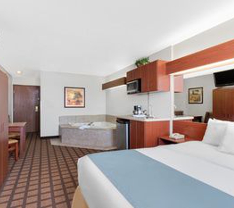 Microtel Inn & Suites by Wyndham Rapid City - Rapid City, SD