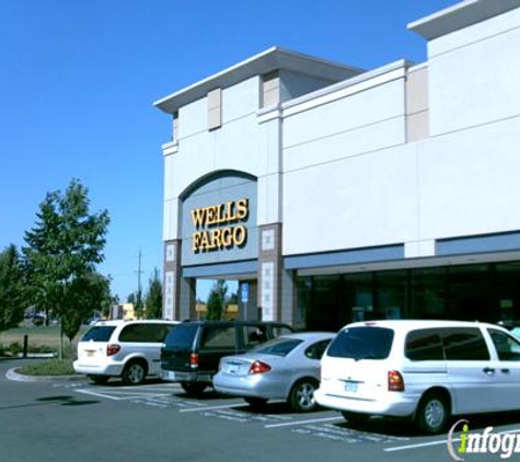 Wells Fargo Bank - Woodburn, OR