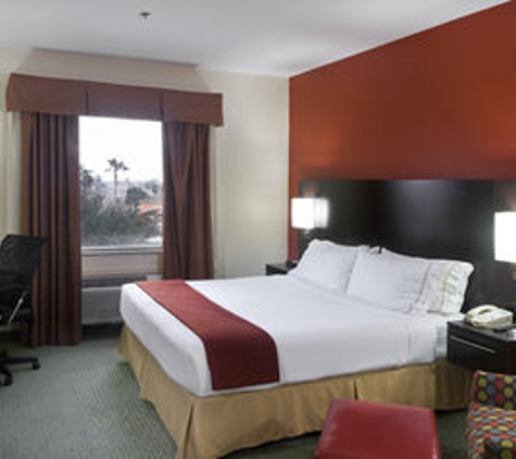 Holiday Inn Express & Suites Brownsville - Brownsville, TX