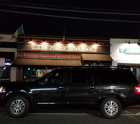 Farmingdale Taxi And Airport Service - Farmingdale, NY. Cab close to the Farmingdale LIRR station on Secatogue ave 11735. Taxis near the Nutty Irishman on Main st Farmingdale village