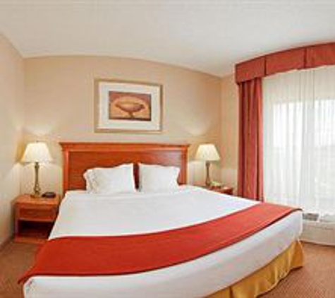 Holiday Inn Express & Suites Detroit - Utica - Utica, MI