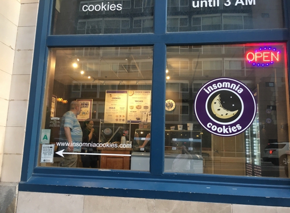 Insomnia Cookies - Saint Louis, MO