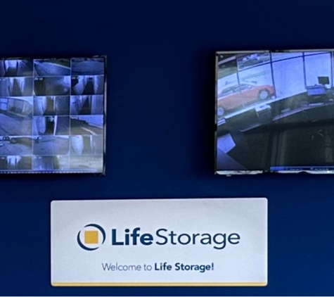 Life Storage - Schaumburg, IL