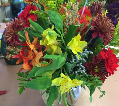 Villager Flowers, Gifts & Flower Delivery - Columbus, OH