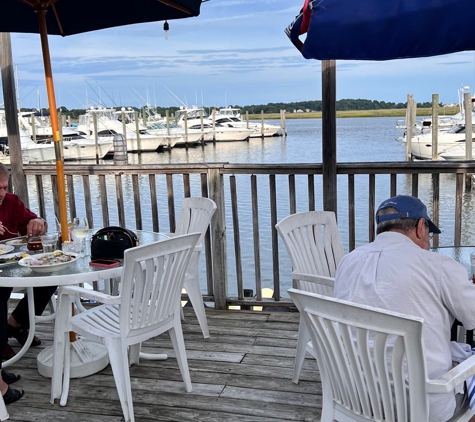 Outriggers Restaurant - Stratford, CT