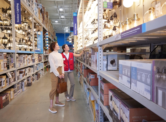 Lowe's Home Improvement - Paris, TN