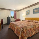 Days Inn by Wyndham Fort Wayne - Motels