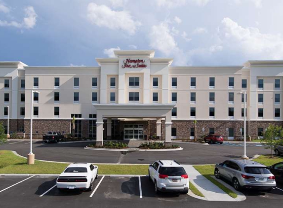 Hampton Inn & Suites Fayetteville - Fayetteville, NC