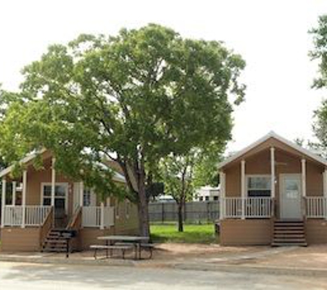 Hill Country RV-Resort - New Braunfels, TX