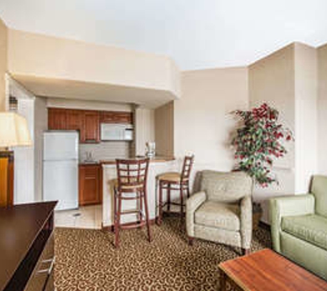 Hawthorn Suites by Wyndham El Paso Airport - El Paso, TX