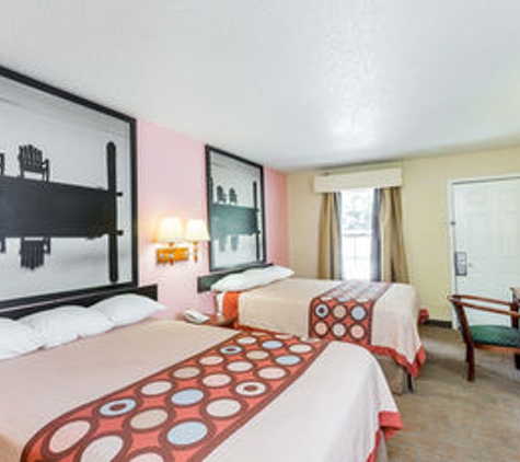 Super 8 by Wyndham Statesboro - Statesboro, GA