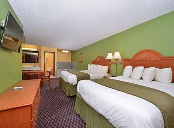 Quality Inn & Suites Grinnell near University - Grinnell, IA