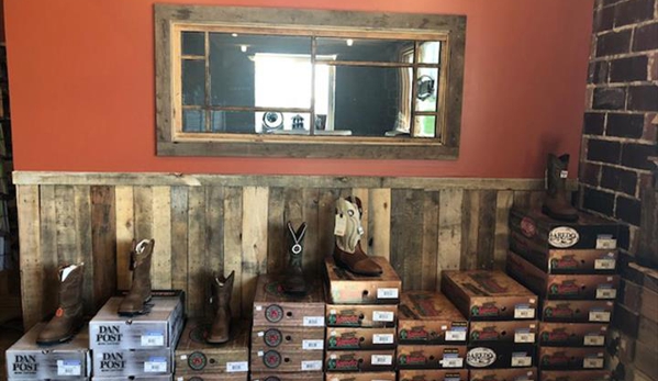 2T Saddle Co. - Oelwein, IA