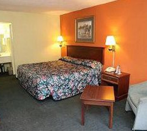 Red Roof Inn - Caryville, TN