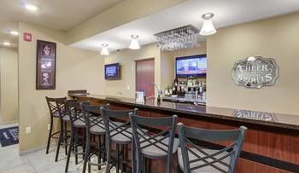 Cobblestone Inn & Suites - Waynesboro, PA