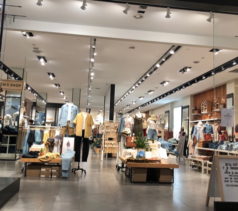 Madewell - Costa Mesa, CA