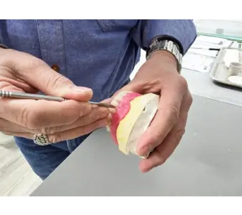 Dell Christie Denture Clinic - Blaxland, NSW