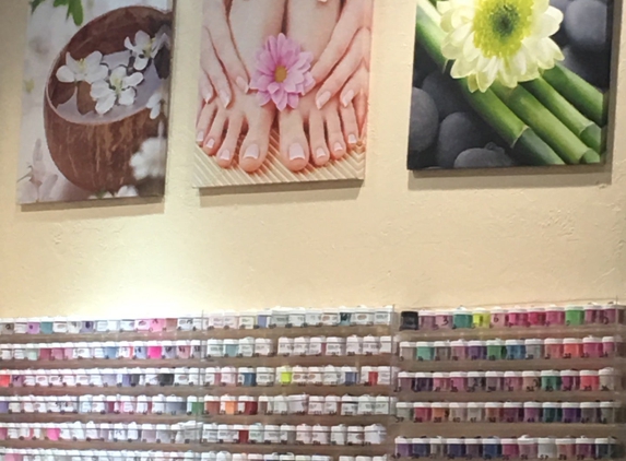 Luxury Nails - Fort Lauderdale, FL