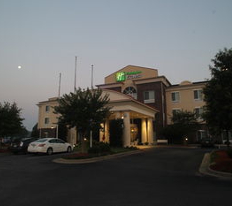 Holiday Inn Express Pembroke - Pembroke, NC