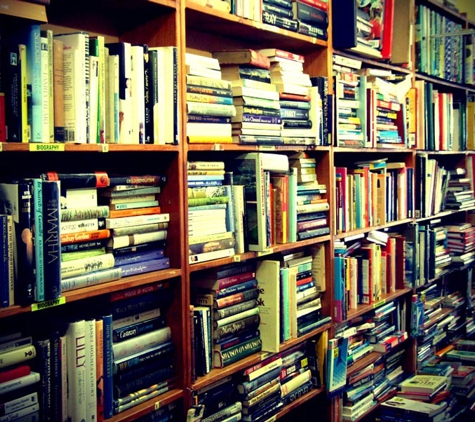 Q's Books - Hamilton, NSW