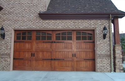 Advantage Overhead Door 1068 Rock Ledge Ln Neenah Wi 54956 Yp Com