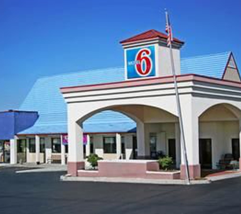 Motel 6 - Calhoun, GA