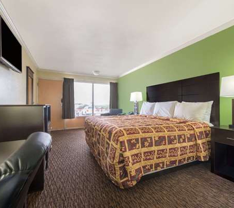 Days Inn by Wyndham Fort Worth West - Fort Worth, TX