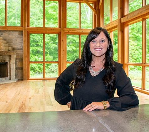 Amy Hoes Howard Hanna Realtor - Medina, OH