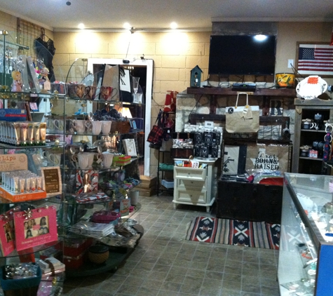 Kika's Vintage Knick-Knacks - San Antonio, TX