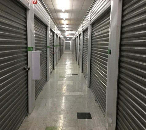 Life Storage - Aurora, IL